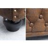 Detail prošívaného čalounění Chesterfield
